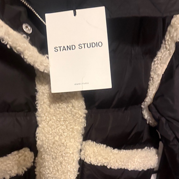Stand Studio Black Puffer with Tan Sherpa Details - Picture 8 of 8